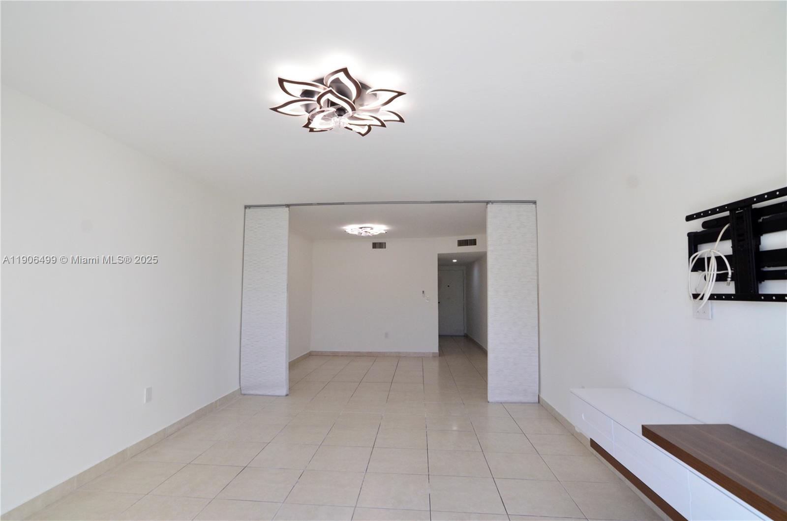 VISTA DEL LAGO I CONDO - Residential Lease