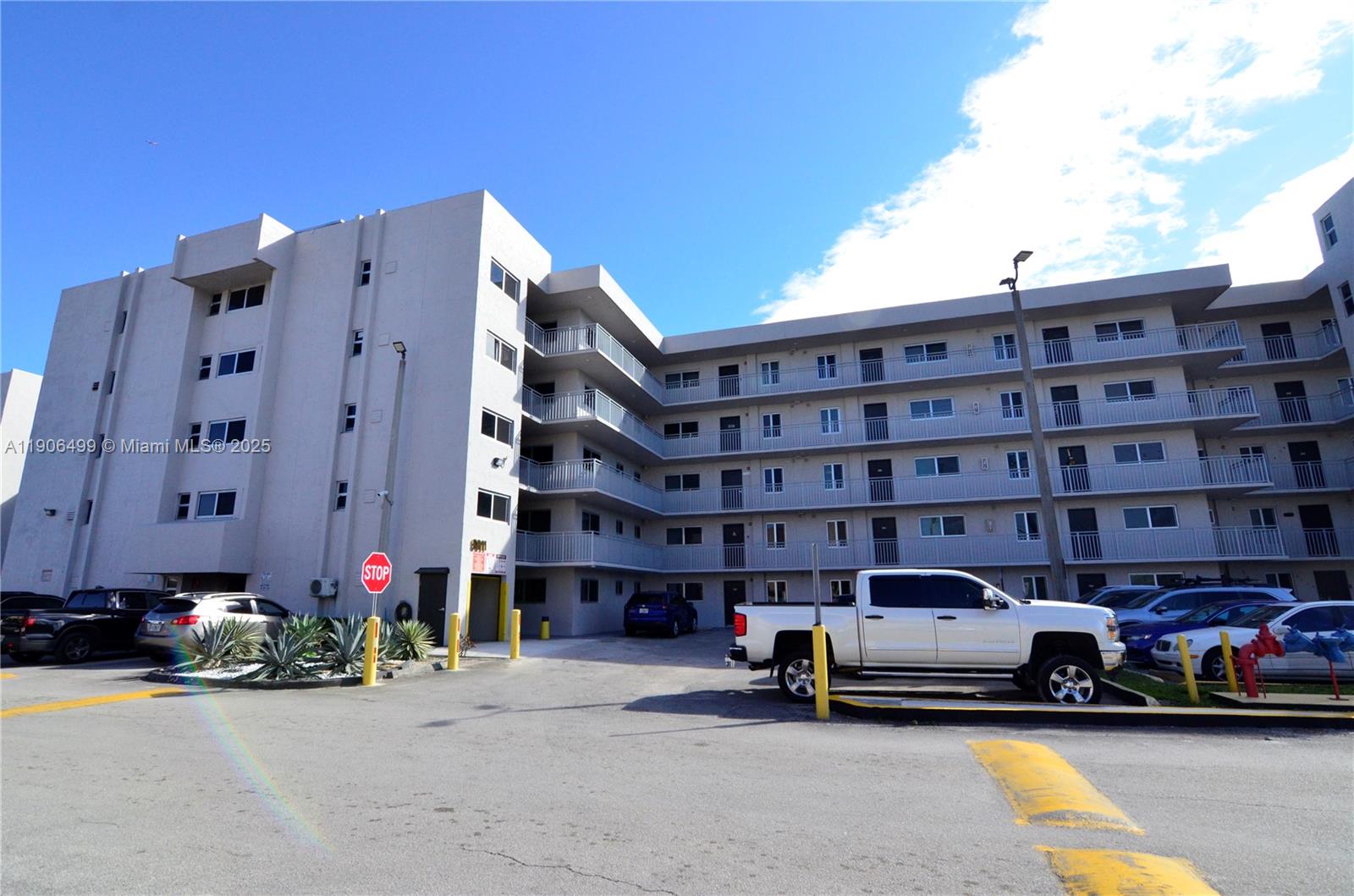 VISTA DEL LAGO I CONDO - Residential Lease