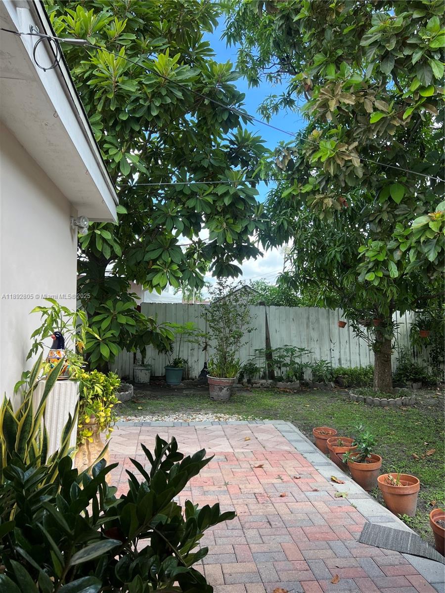 CORAL PARK ESTATES SEC 8 - Residential