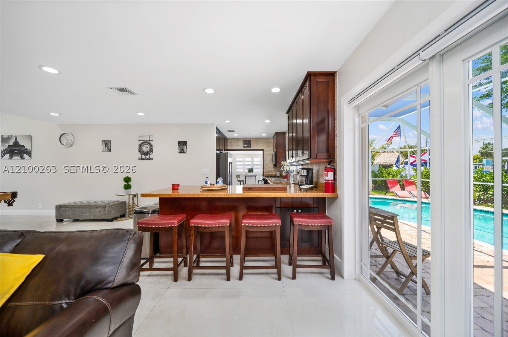 31 SE 12th St
