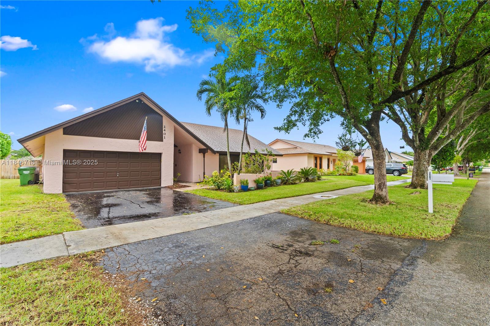 2401 NW 101st Ter, Pembroke Pines, FL, 33026/$674,900 1 2401 NW 101st Ter
