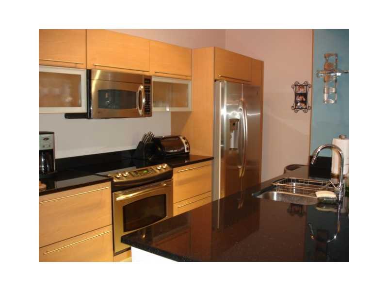 THE PLAZA 901 BRICKELL CO - Residential Lease