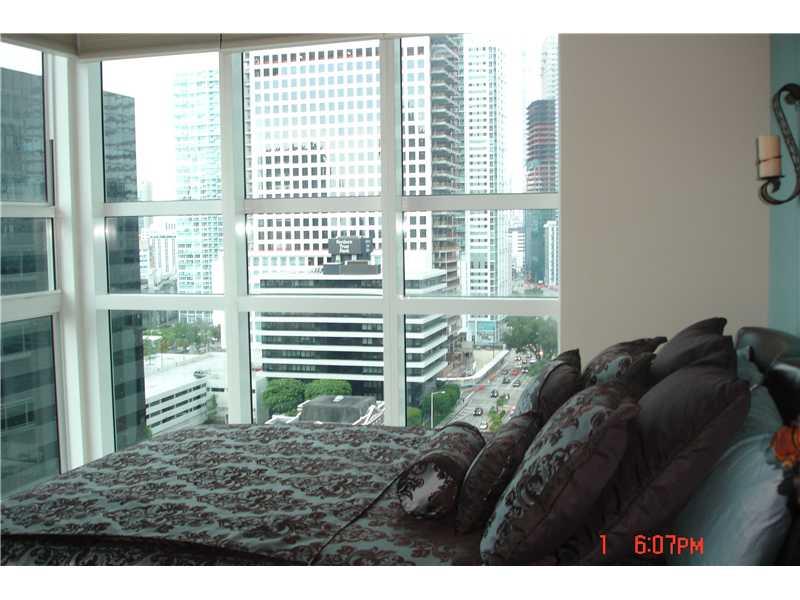 THE PLAZA 901 BRICKELL CO - Residential Lease
