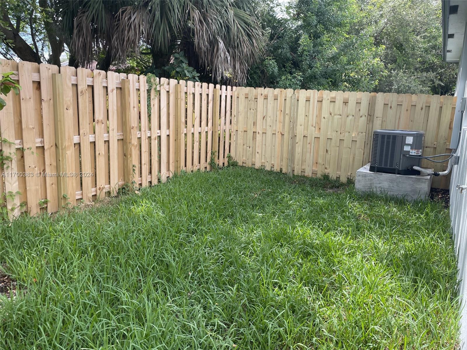 LINCOLN PARK CORR PLAT - Residential Lease