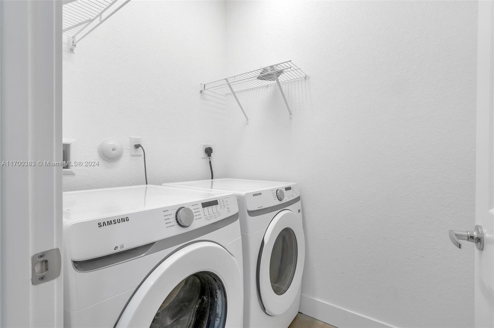 LINCOLN PARK CORR PLAT - Residential Lease