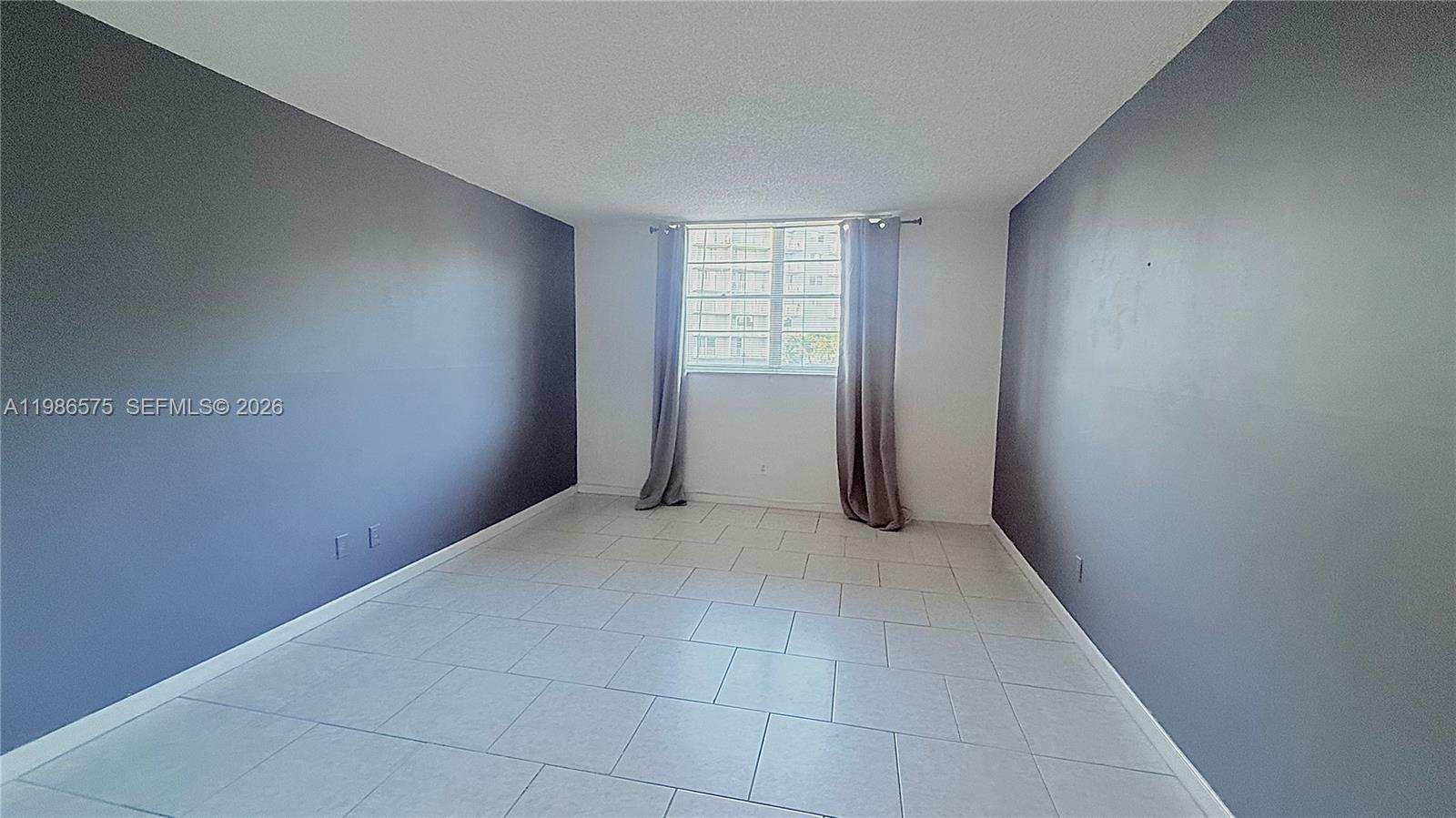 THREE HORIZONS SOUTH COND - Residential Lease