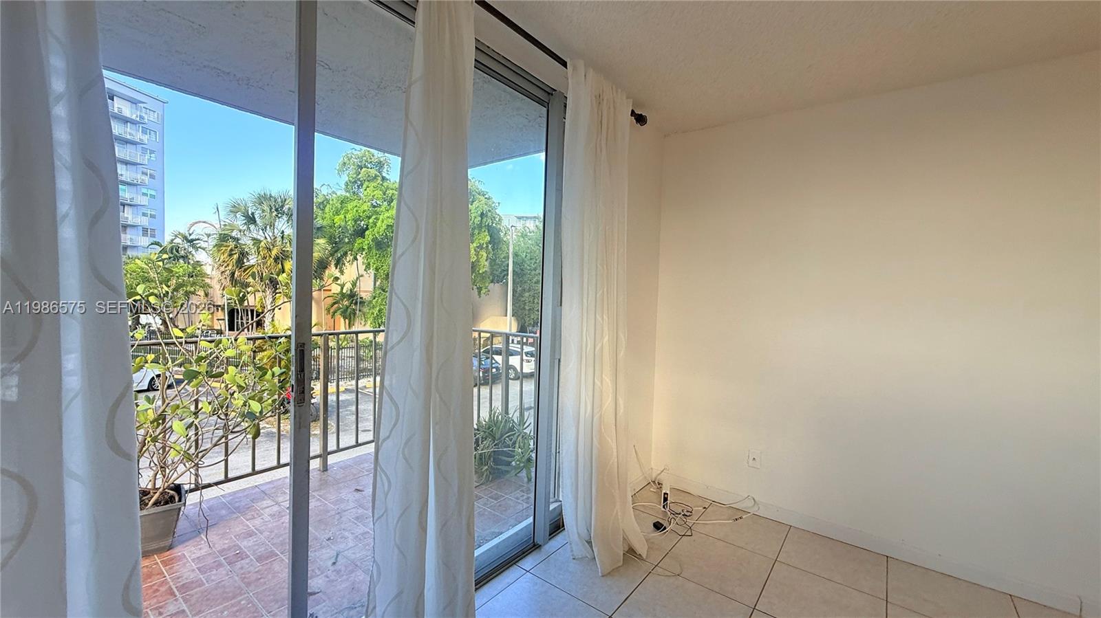 THREE HORIZONS SOUTH COND - Residential Lease