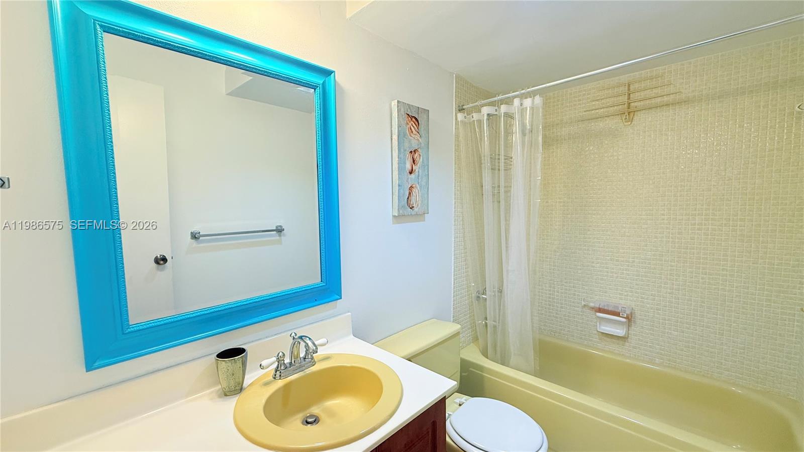 THREE HORIZONS SOUTH COND - Residential Lease