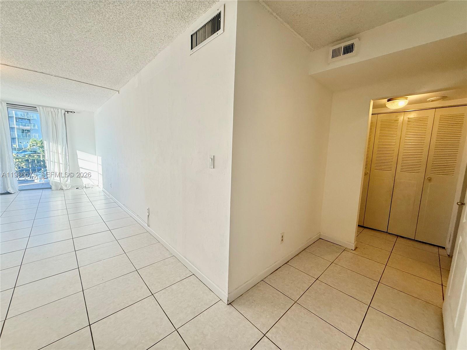 THREE HORIZONS SOUTH COND - Residential Lease