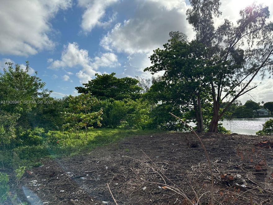 Duplex - Duplex - Duplex - Rare opportunity to build a one-of-a-kind new construction lake front lot zoned for duplex. This waterfront lot is located East of I-95 and 10 mins. from the Hallandale Beach shore line. Lot size .137 Acre (6,000 SF) with 100'x60' and 60' of water frontage. Great view of a clean lake.25°58'37.6"N 80°09'45.3"W Property ID: 5142 28 49 0170.