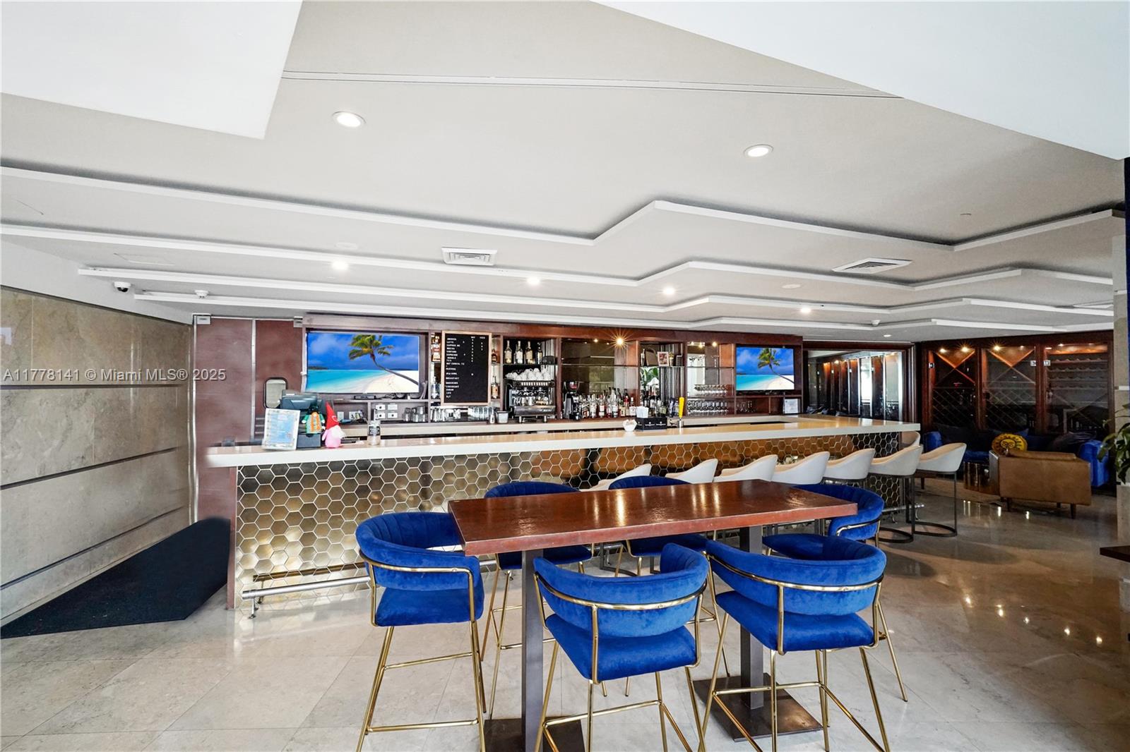 M RESORT RESIDENCES CONDO - Residential