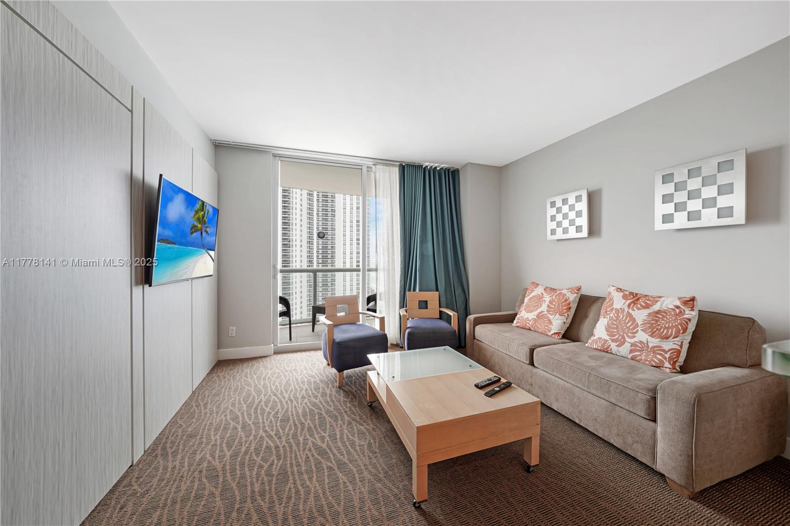 M RESORT RESIDENCES CONDO - Residential