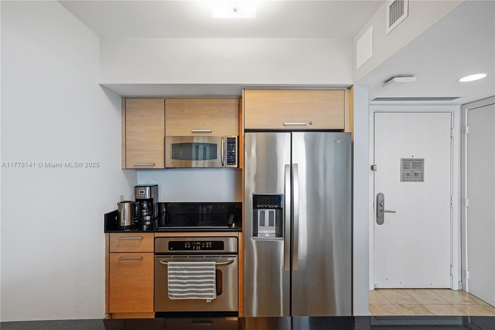 M RESORT RESIDENCES CONDO - Residential
