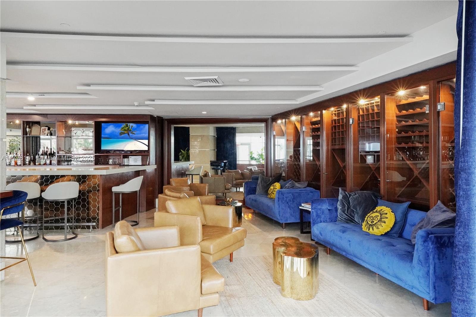 M RESORT RESIDENCES CONDO - Residential