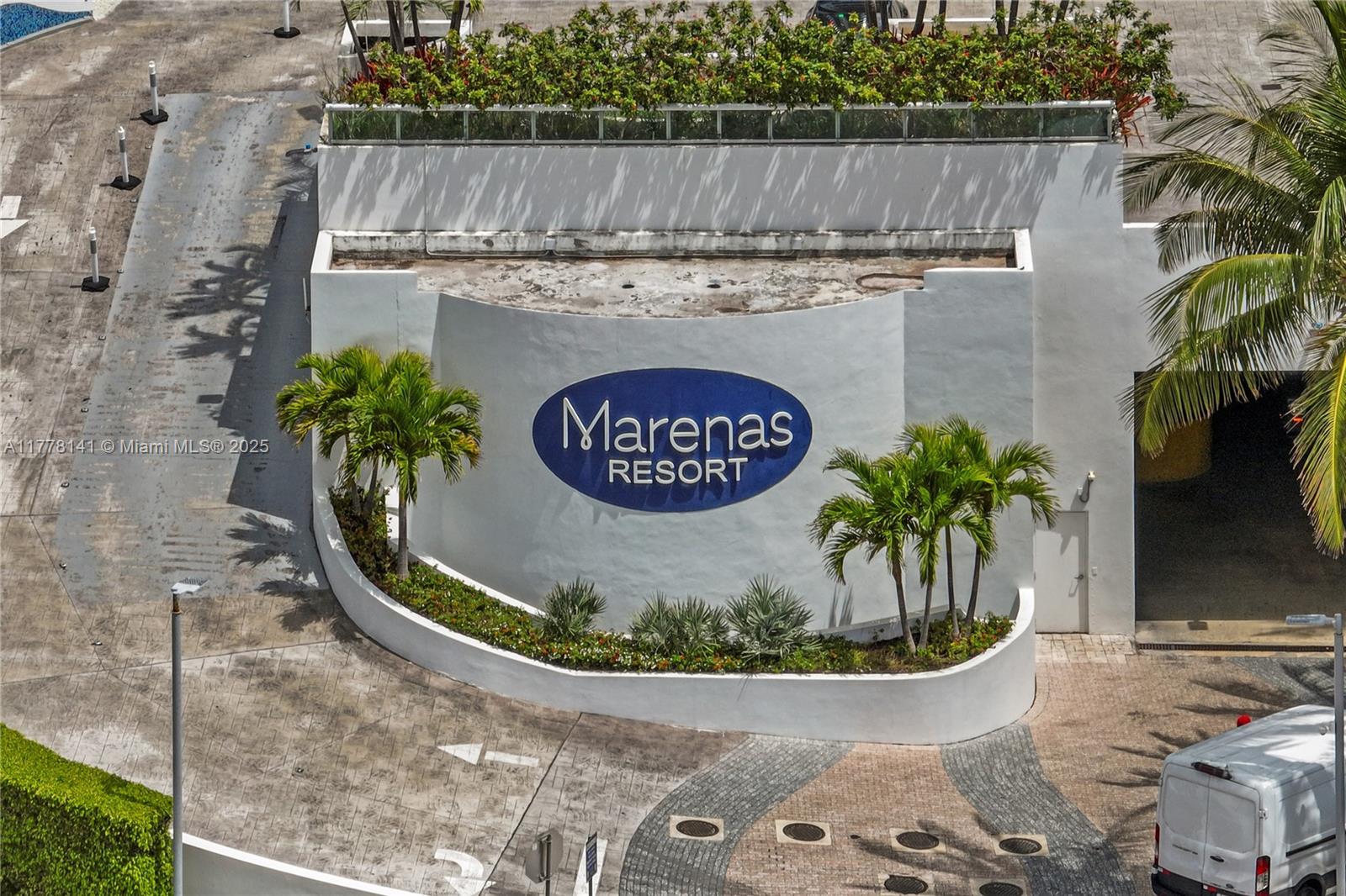 M RESORT RESIDENCES CONDO - Residential