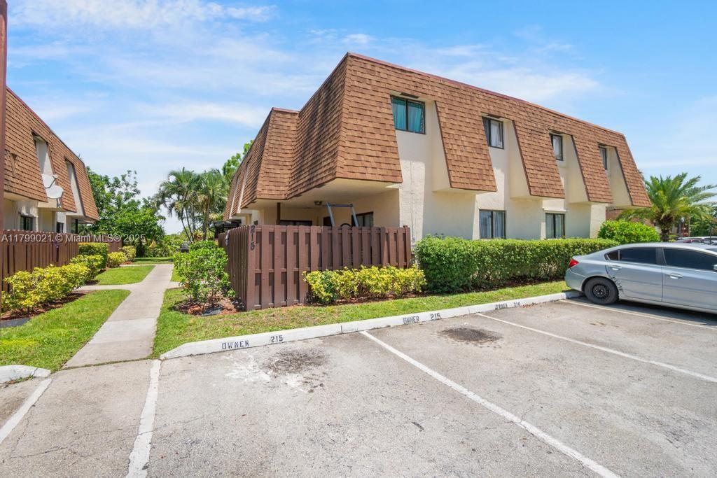 216 San Remo Blvd