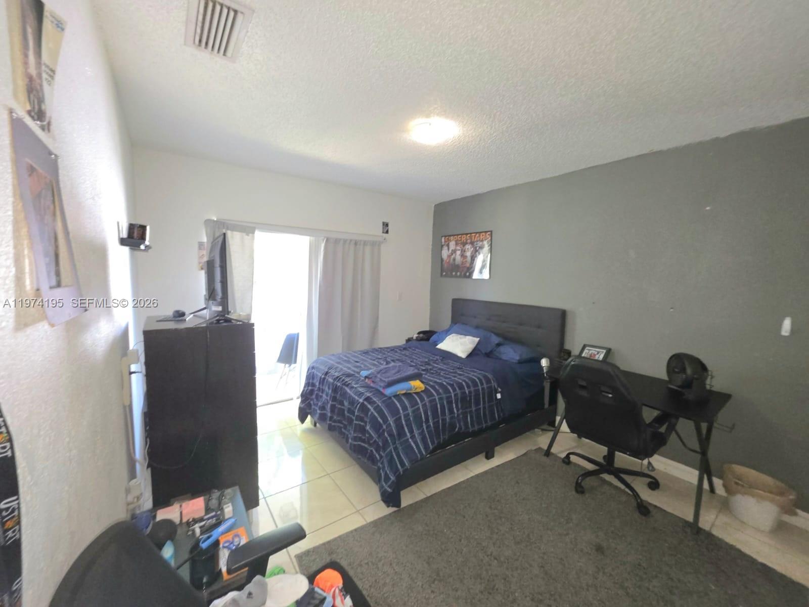 HERITAGE SQUARE CONDO - Residential