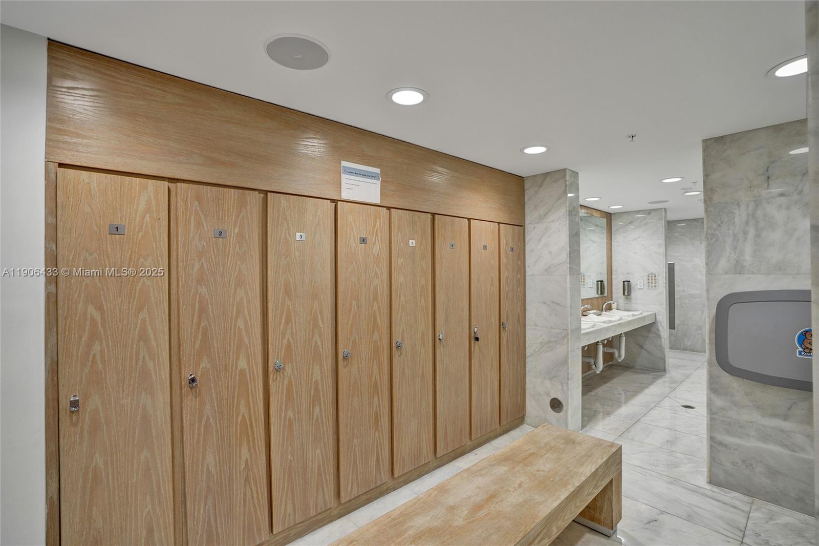 400 SUNNY ISLES CONDO EAS - Residential