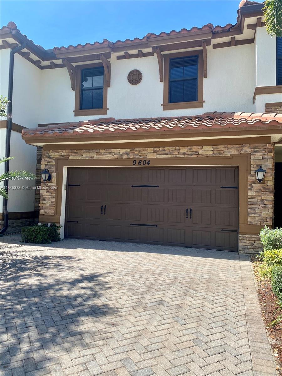 9604 N Town Parc Cir N 9604