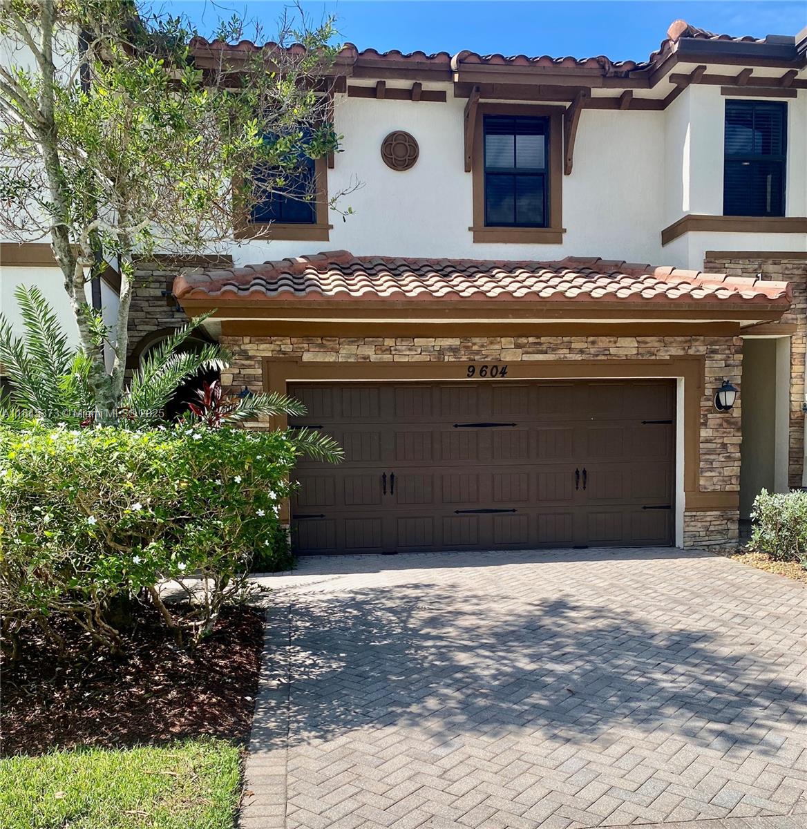 9604 N Town Parc Cir N 9604