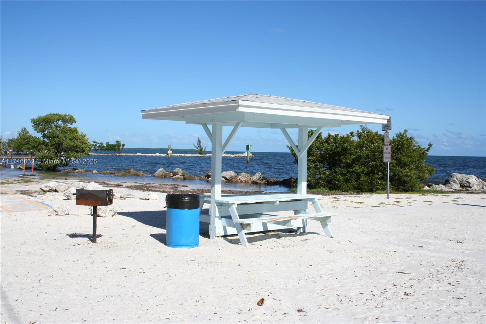 Single family lot with ROGO letter form Monroe County Building Department, so you do not have to wait to build. Close by Couty Park which offers boat ramp, swimming beach area, and much more.