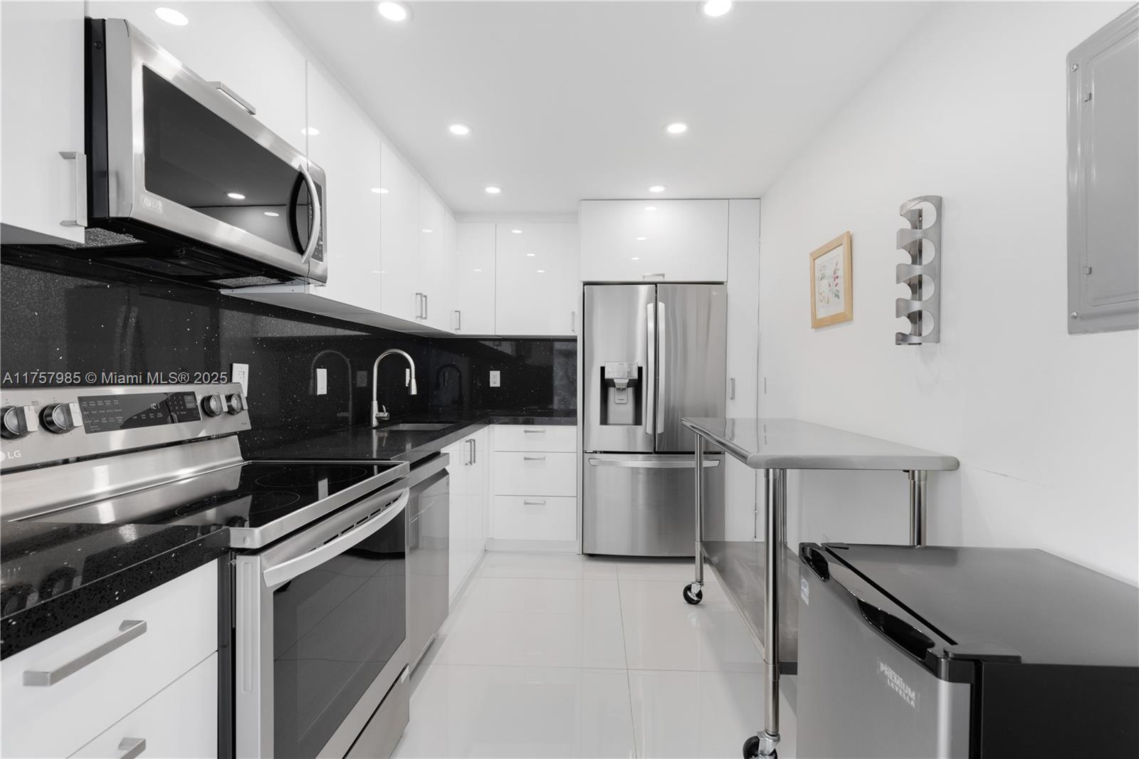 FLAMENCO CONDO TOWER I - Residential