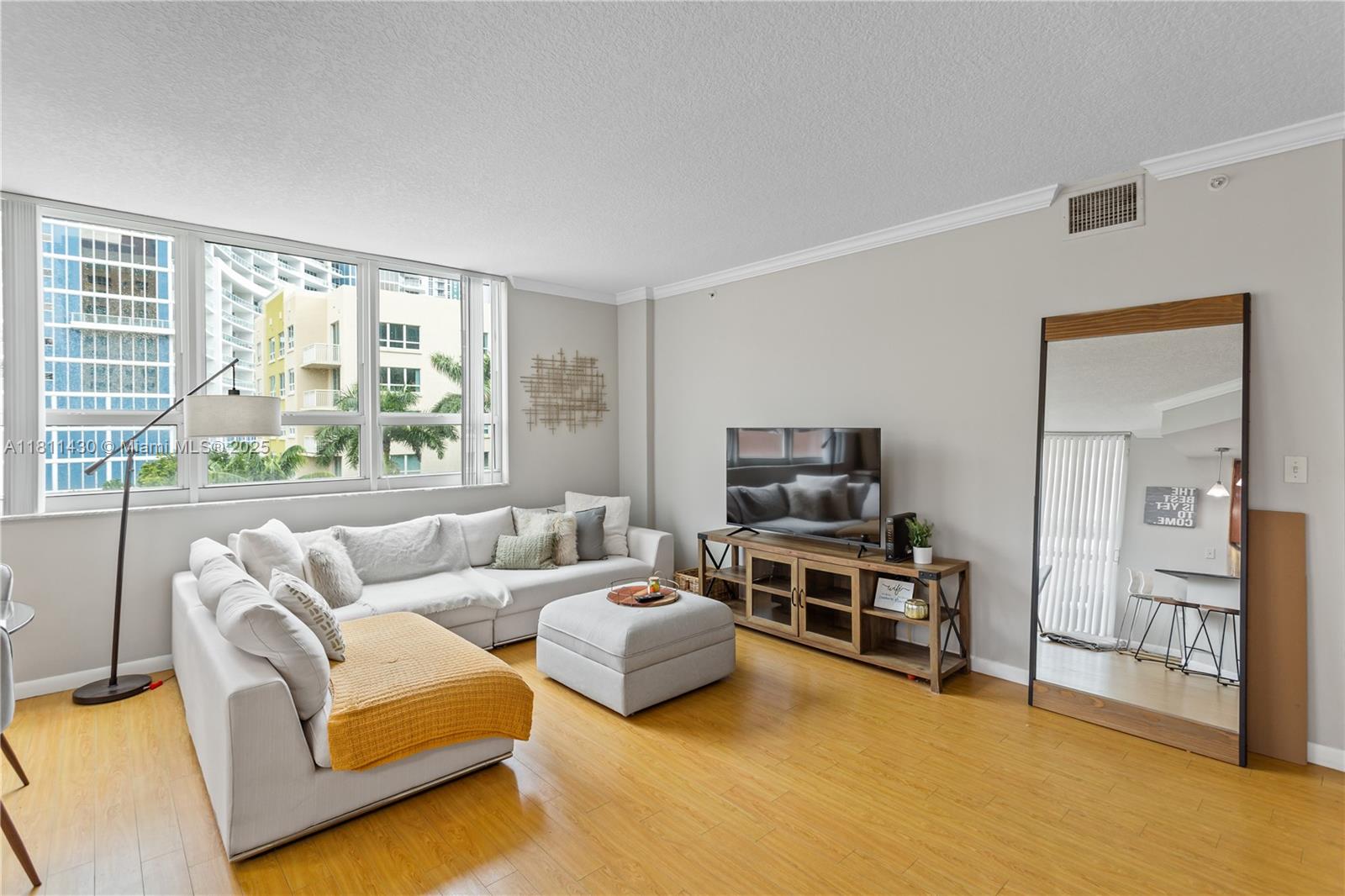 2000 N Bayshore Dr 401