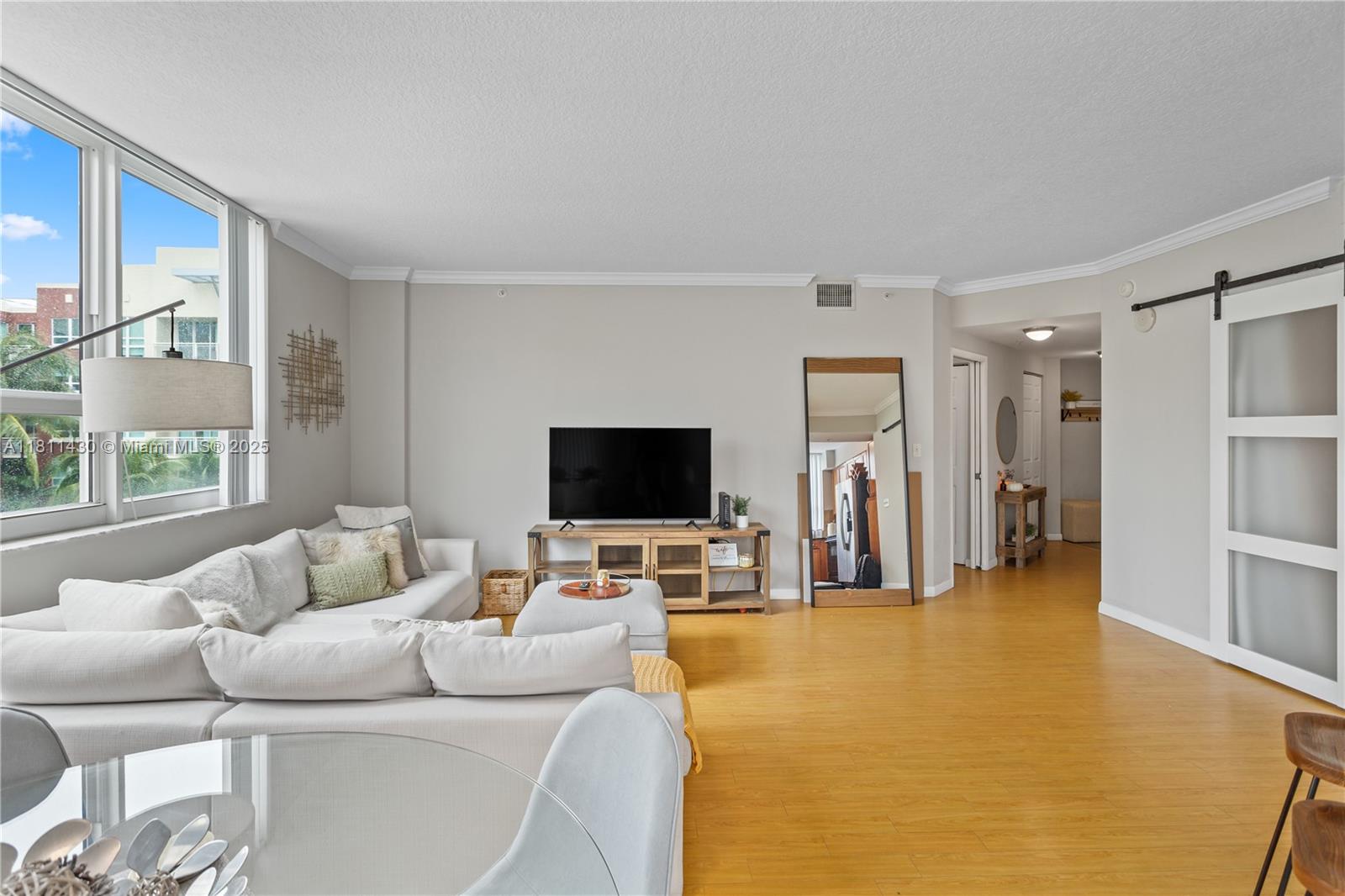 2000 N Bayshore Dr 401