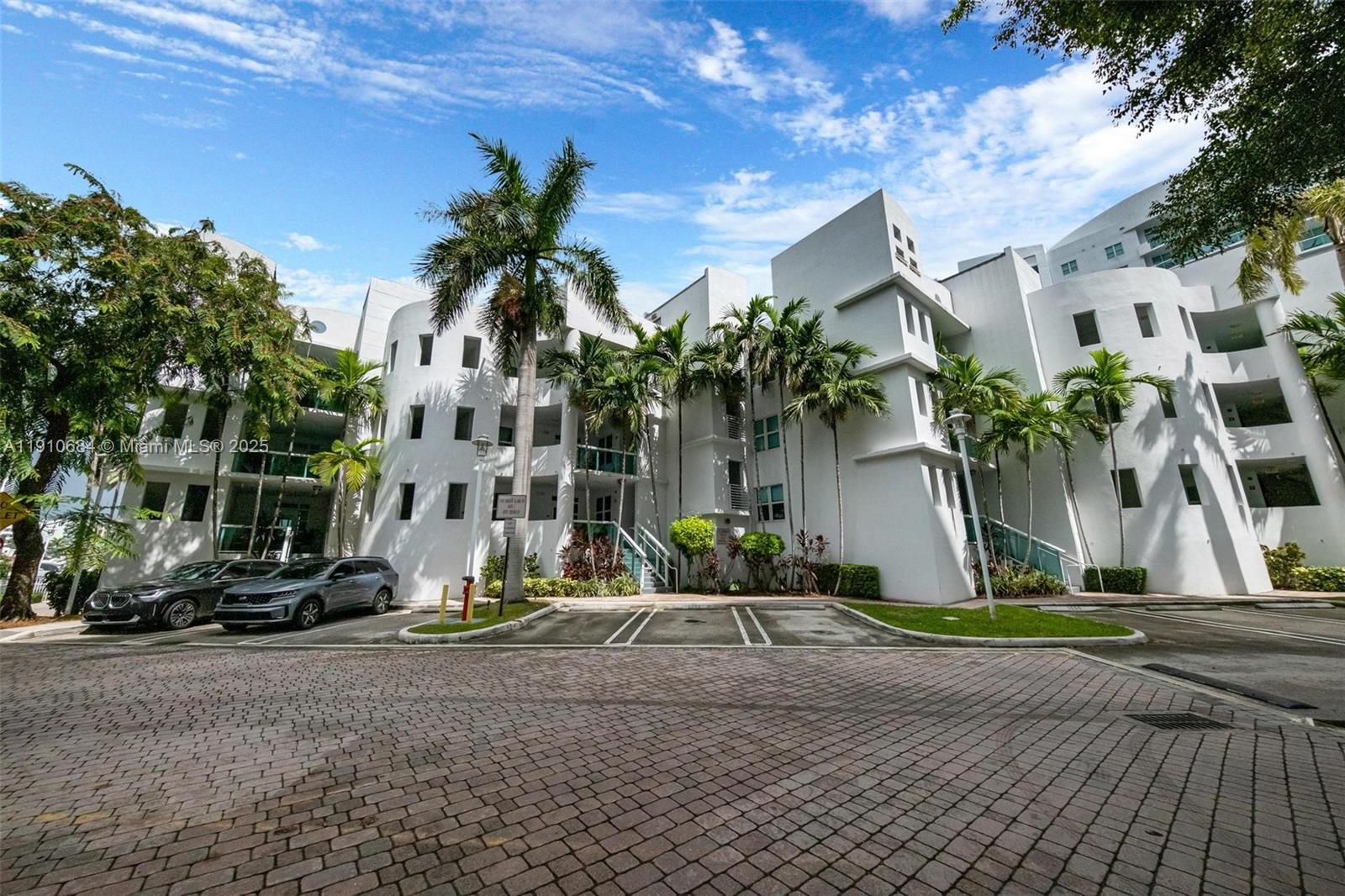 360 CONDO C - Residential