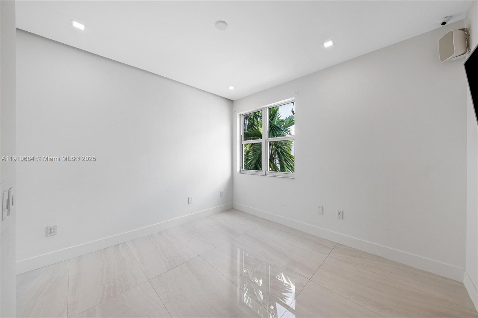 360 CONDO C - Residential