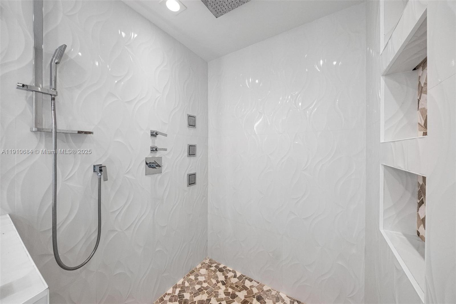 360 CONDO C - Residential