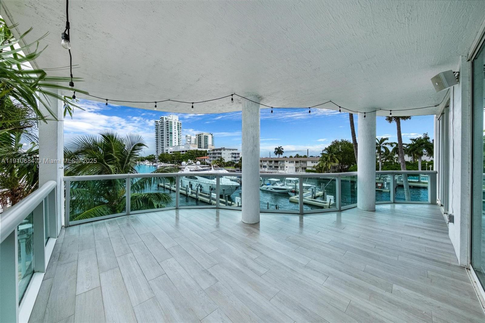 7918 Harbour Island Dr 207