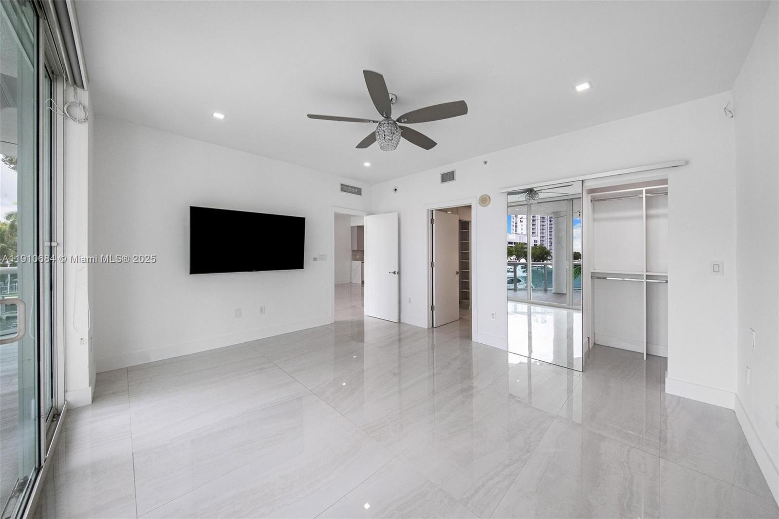 360 CONDO C - Residential