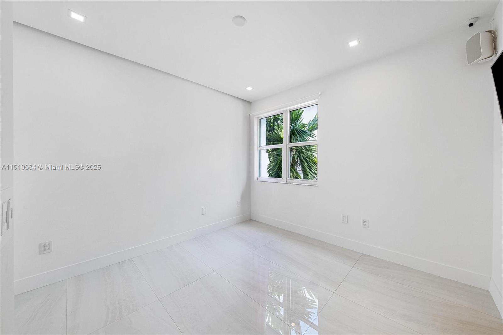 360 CONDO C - Residential