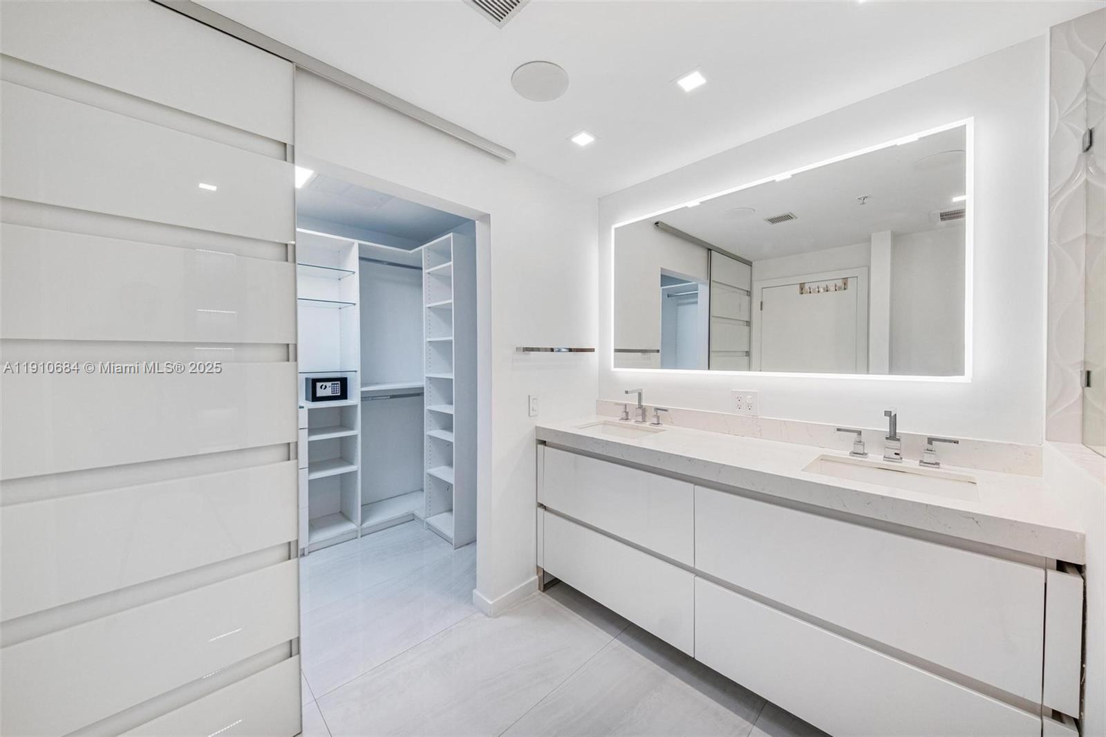 360 CONDO C - Residential