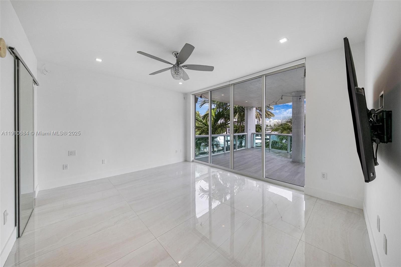 360 CONDO C - Residential