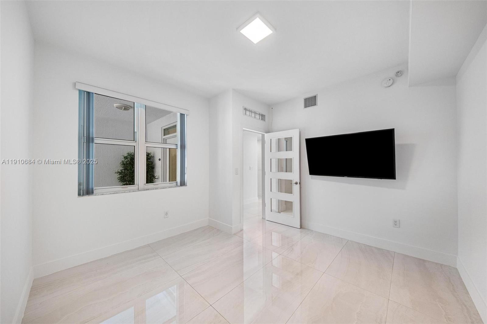 360 CONDO C - Residential