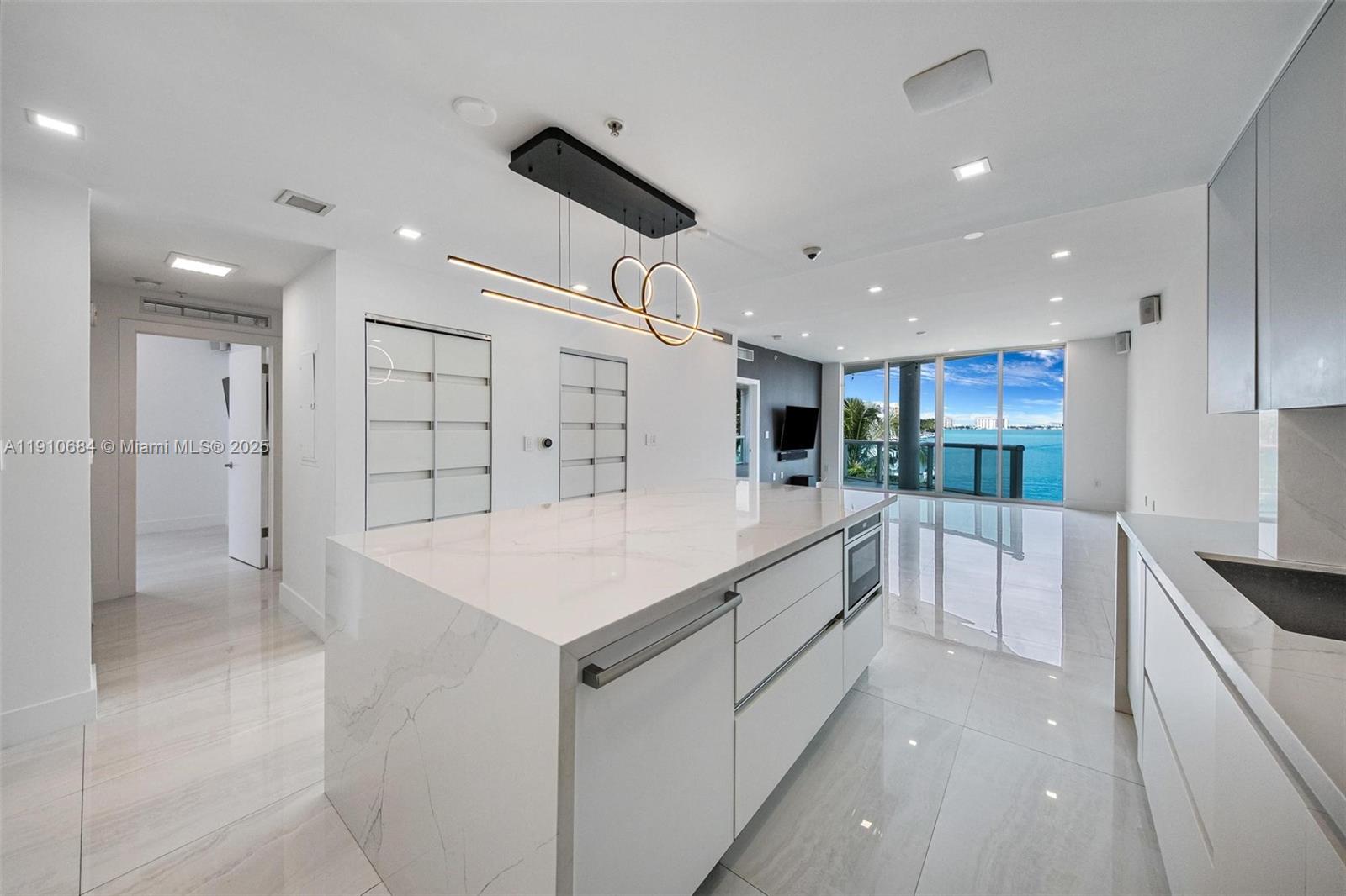 360 CONDO C - Residential