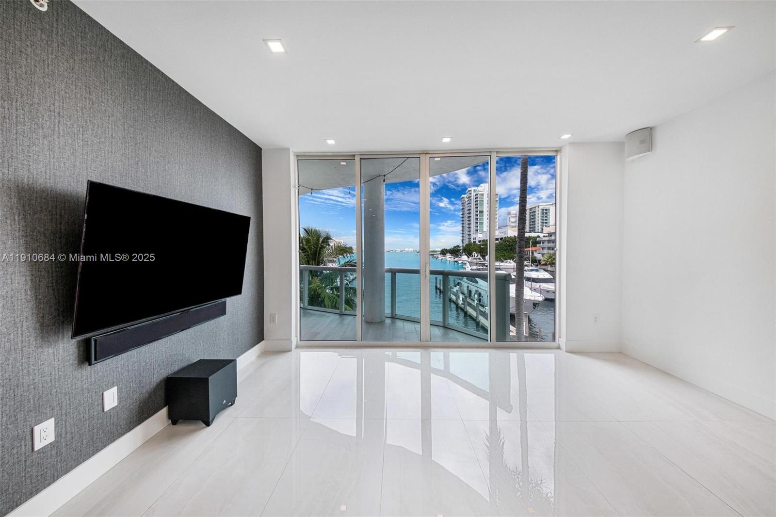 360 CONDO C - Residential