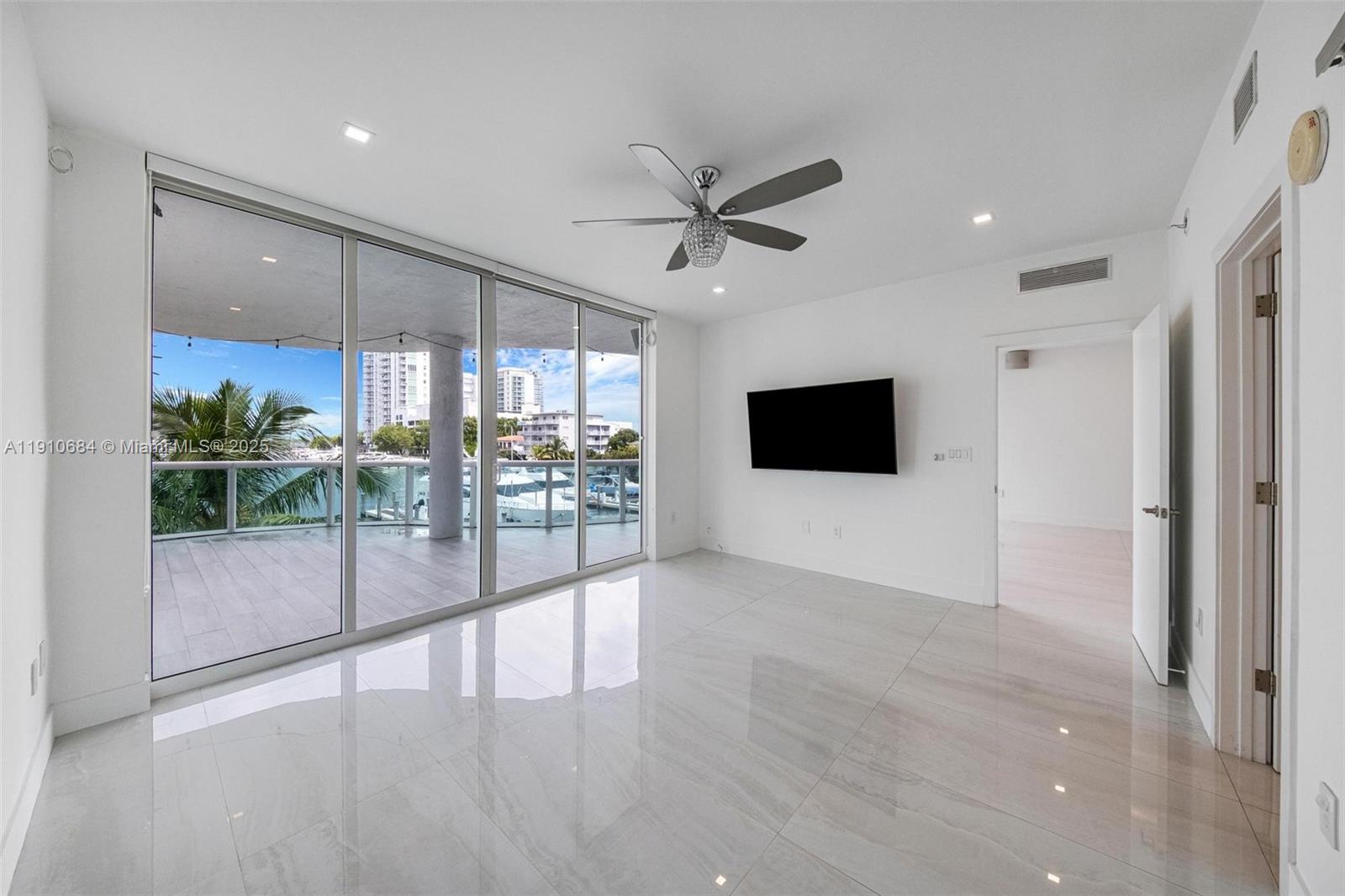 360 CONDO C - Residential