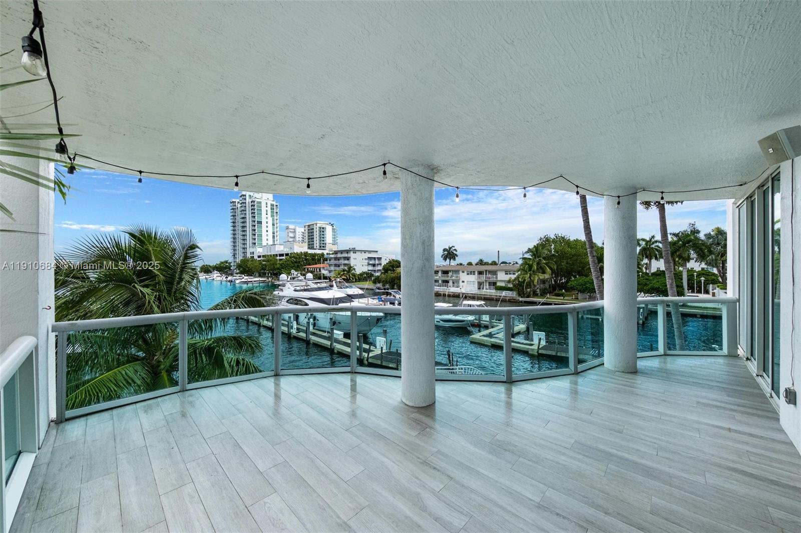 7918 Harbour Island Dr 207