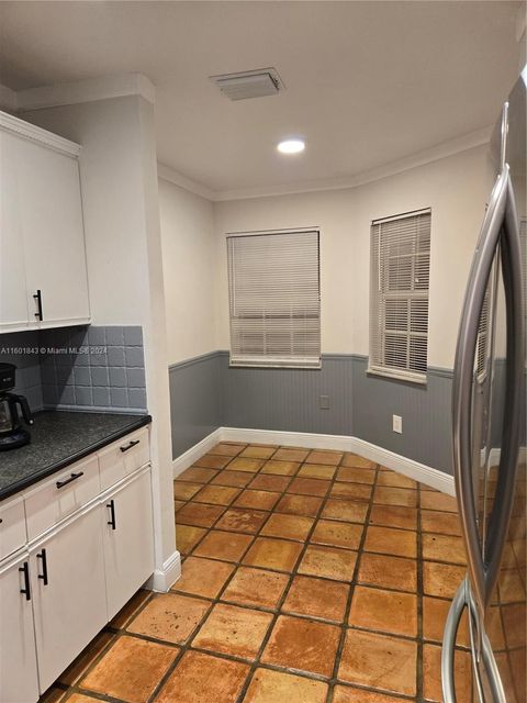 Townhouse in Miami FL 13893 102nd Ln Ln 32.jpg