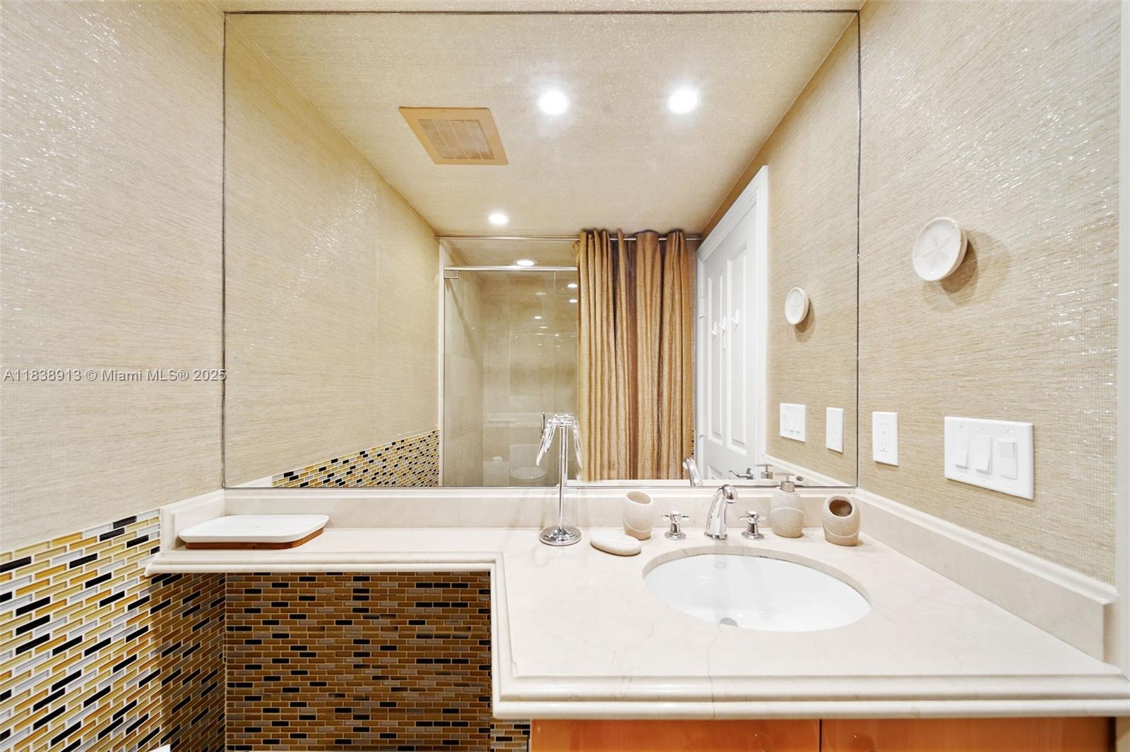 ACQUALINA OCEAN RESIDENCE - Residential Lease