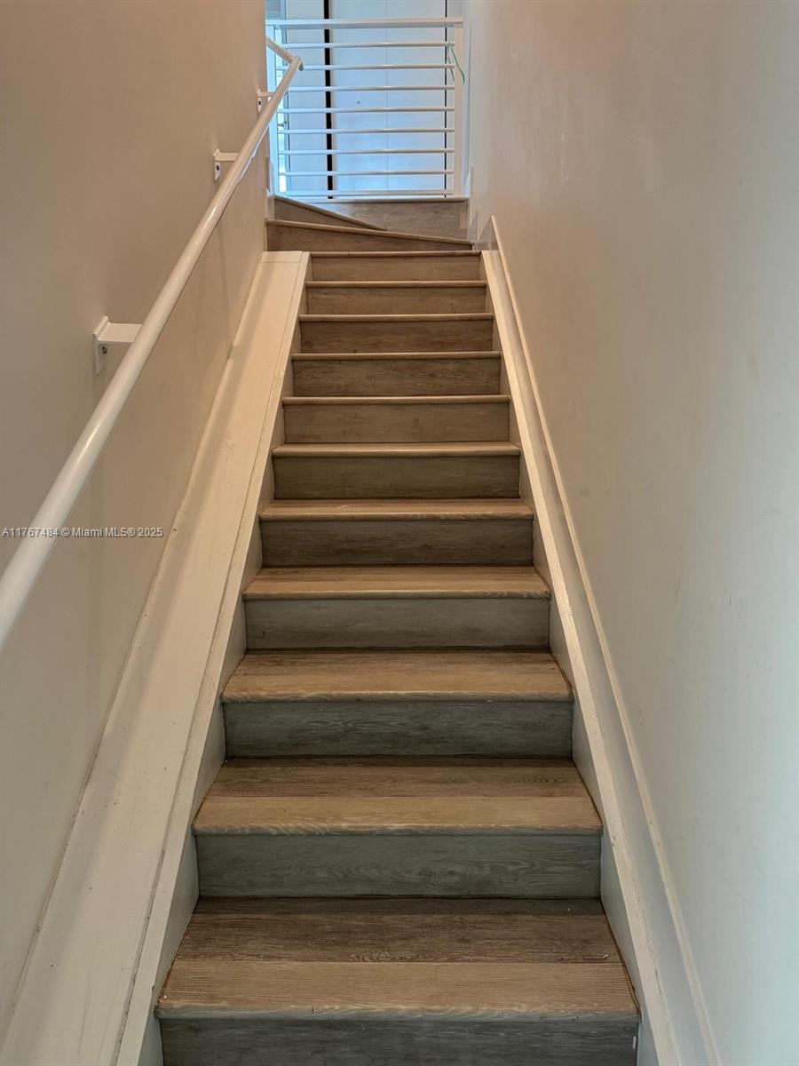 RIVERWOOD - Residential