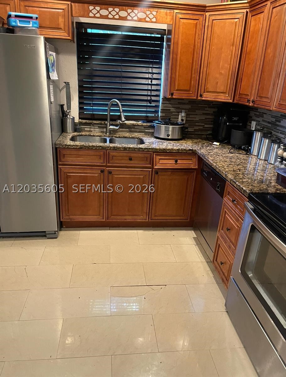 1260 SW 6th Ave