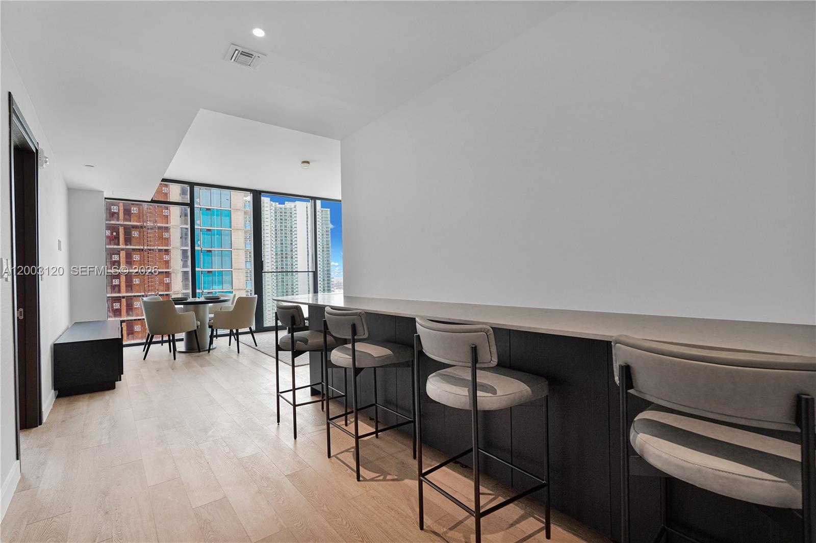 MIAMI NORTH - Residential