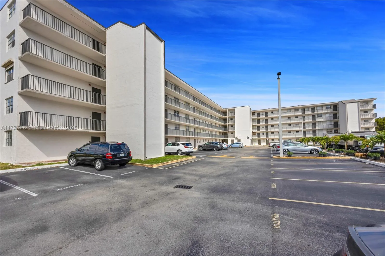 Miami, Florida 33183, United States, 2 Bedrooms Bedrooms, ,2 BathroomsBathrooms,Residential,Active,9317