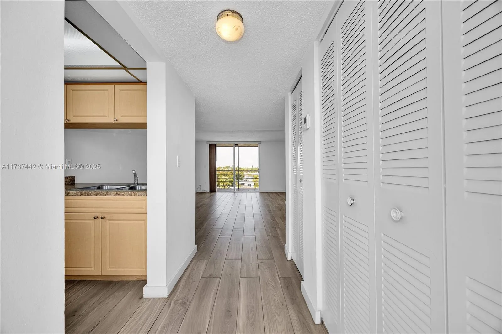 Miami, Florida 33183, United States, 2 Bedrooms Bedrooms, ,2 BathroomsBathrooms,Residential,Active,9317