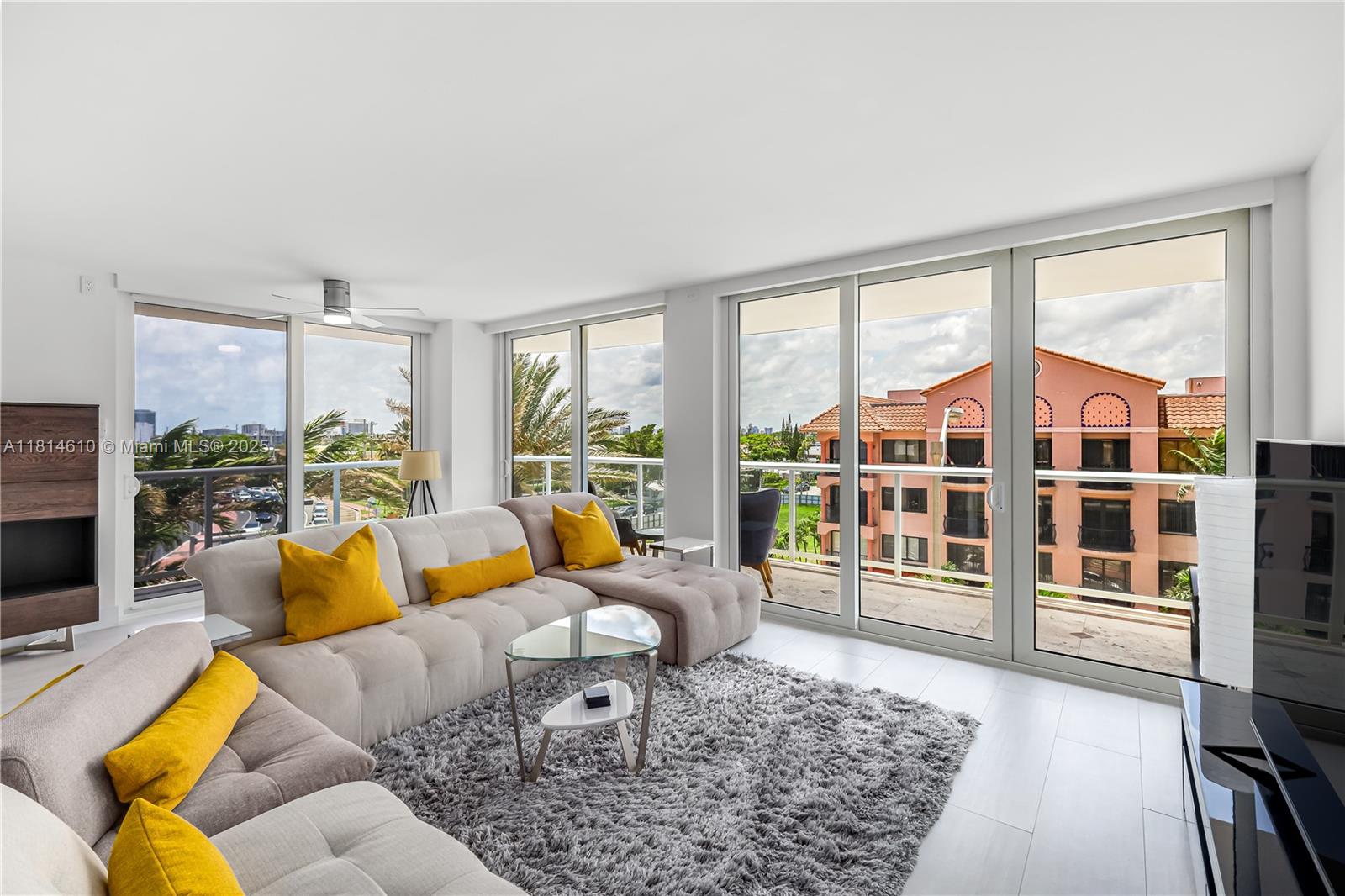 8855 COLLINS AVE 4G