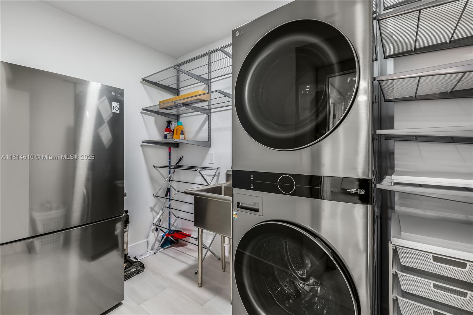 OCEAN 88 CONDOMINIUM - Residential